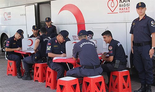 İlçemizde Düzenlenen Kan Bağışı Kampanyasında 215 Ünite Kan Toplandı.